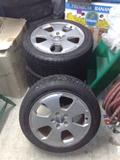 vand genti originale audi a 3,a 4,vw touran,17 toli,cu anvelope iarna michelin - Pret | Preturi vand genti originale audi a 3,a 4,vw touran,17 toli,cu anvelope iarna michelin