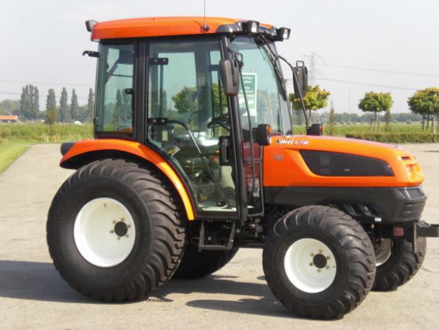 Tractor agricol nou, 4x4, 45C.P. Euro 4 CABINA DELUXE sudcorean KIOTI - Pret | Preturi Tractor agricol nou, 4x4, 45C.P. Euro 4 CABINA DELUXE sudcorean KIOTI