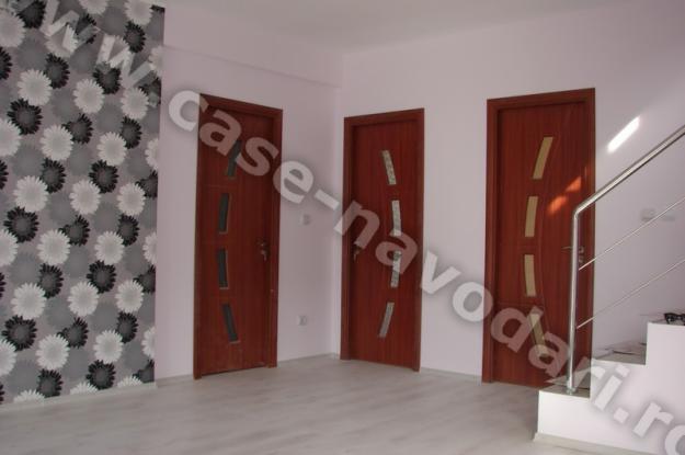 Vila Navodari zona lac Tasaul utilata, la cheie - Pret | Preturi Vila Navodari zona lac Tasaul utilata, la cheie
