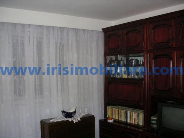 Vanzare apartament 3 camere - Pret | Preturi Vanzare apartament 3 camere