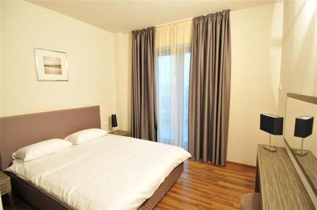 Business Class Apartment - Pret | Preturi Business Class Apartment