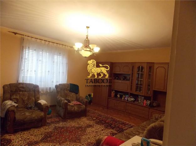 Casa de vanzare duplex zona Transilvaniei Sibiu - Pret | Preturi Casa de vanzare duplex zona Transilvaniei Sibiu