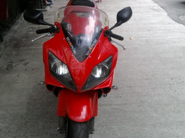 VAND HONDA CBR 600 F4I MODEL 2001 - Pret | Preturi VAND HONDA CBR 600 F4I MODEL 2001