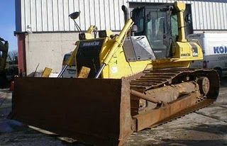 BULDOZER Komatsu D65 PX-15 23t second hand de vanzare din 2006 91.500 Euro - Pret | Preturi BULDOZER Komatsu D65 PX-15 23t second hand de vanzare din 2006 91.500 Euro