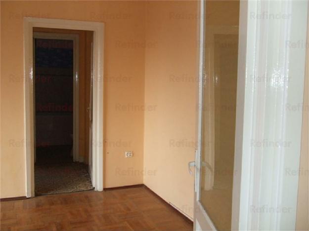 Vanzare apartament 3 camere Cina, Ploiesti - Pret | Preturi Vanzare apartament 3 camere Cina, Ploiesti