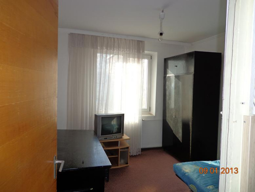 Inchiriez apartament 3 camere Crangasi Ceahlau decomandat - Pret | Preturi Inchiriez apartament 3 camere Crangasi Ceahlau decomandat