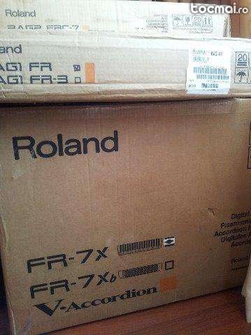 Acordeon roland fr 7x negru sigilat - 3400Euro - Pret | Preturi Acordeon roland fr 7x negru sigilat - 3400Euro