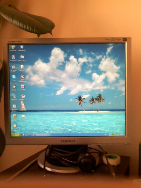 Vand Calculator Pentium 4+Monitor LCD Samsung - Pret | Preturi Vand Calculator Pentium 4+Monitor LCD Samsung