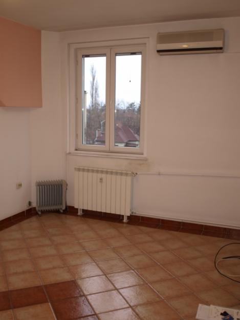 Vand apartament 3 camere - Pret | Preturi Vand apartament 3 camere