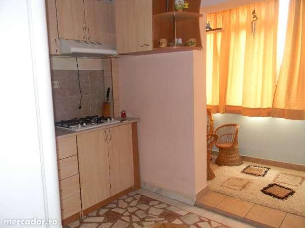 Inchiriez apartament 3 camere Far - Pret | Preturi Inchiriez apartament 3 camere Far