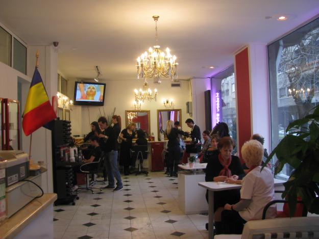 SUPER PROMOTIE LA TUNSORI BARBATI LA HELEN STUDIO SALON - Pret | Preturi SUPER PROMOTIE LA TUNSORI BARBATI LA HELEN STUDIO SALON