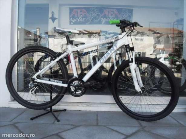 Bicicleta GIANT Boulder Street 2010 Impecabila - Pret | Preturi Bicicleta GIANT Boulder Street 2010 Impecabila