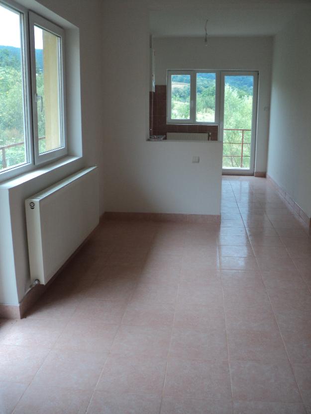 3 camere in bloc nou zona Bradet et. 1 finisat la cheie - Pret | Preturi 3 camere in bloc nou zona Bradet et. 1 finisat la cheie