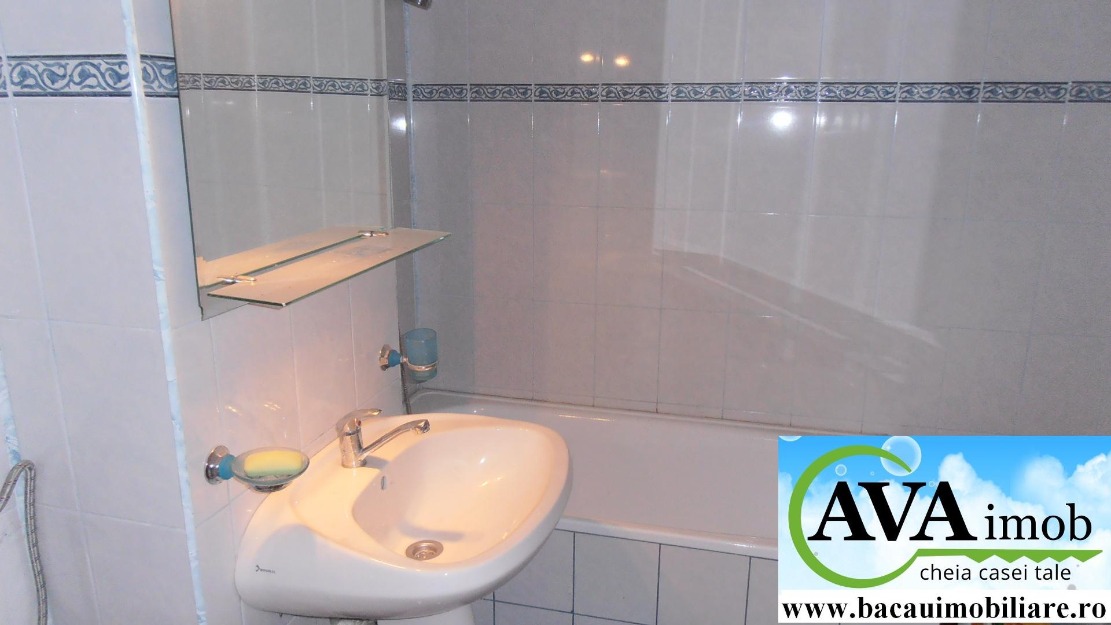 Apartament de vanzare Bacau, ofer la vanzare apartament cu 3 camere decomandat, - Pret | Preturi Apartament de vanzare Bacau, ofer la vanzare apartament cu 3 camere decomandat,