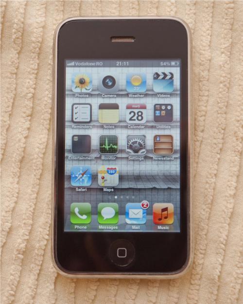 Vand iPhone 3Gs 32GB White + Casti originale Apple + Macally flextune docking station - Pret | Preturi Vand iPhone 3Gs 32GB White + Casti originale Apple + Macally flextune docking station