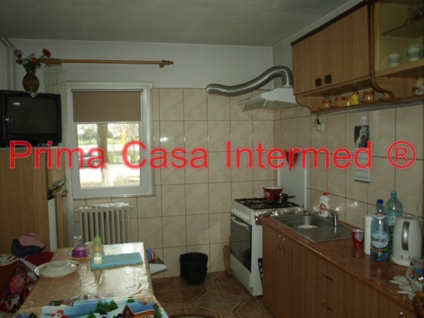 Apartament 2 camere, semidecomandat, 44mp, Poarta 6 - Pret | Preturi Apartament 2 camere, semidecomandat, 44mp, Poarta 6