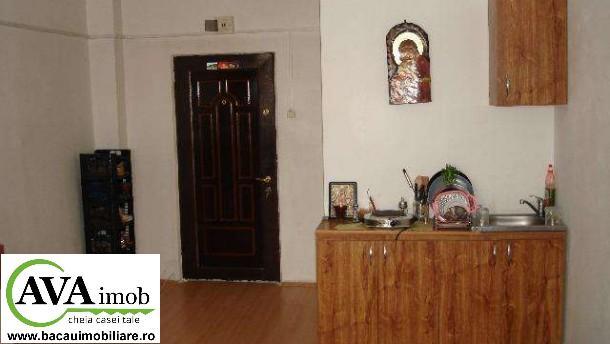 Vand garsoniera confort II, zona Calea Moinesti, - Pret | Preturi Vand garsoniera confort II, zona Calea Moinesti,
