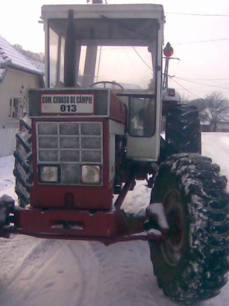 vand tractor case ih 1046 4x4 cu plug reversibil cu 3 brazde sau variante cu 2 u 650 - Pret | Preturi vand tractor case ih 1046 4x4 cu plug reversibil cu 3 brazde sau variante cu 2 u 650