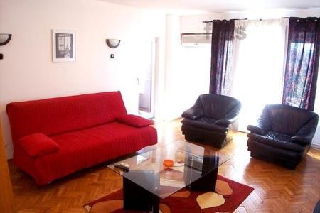 Large central 3 rooms WiFi, A/C - Pret | Preturi Large central 3 rooms WiFi, A/C