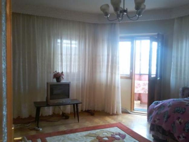 Vand in Bacau apartament cu 2 camere decomandat, pe Miorita, etaj 3, - Pret | Preturi Vand in Bacau apartament cu 2 camere decomandat, pe Miorita, etaj 3,