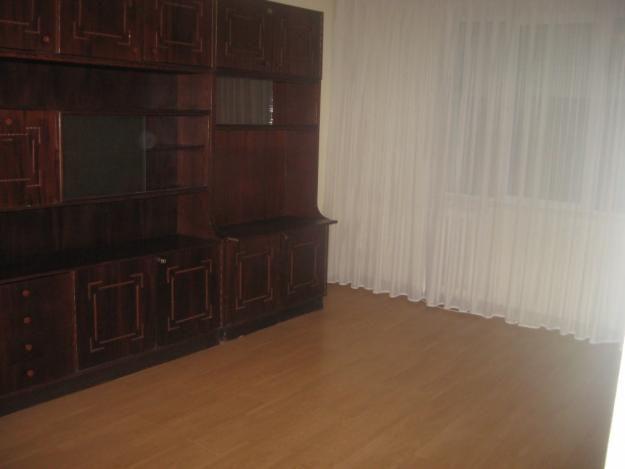 3 camere,Rm.Sarat,et 4/8,negoicabil! - Pret | Preturi 3 camere,Rm.Sarat,et 4/8,negoicabil!