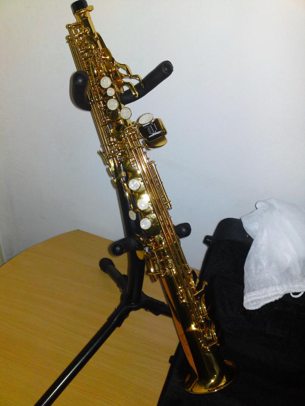 Vand saxofon sopran(Si-bemol) drept KARL GLASER +cufar+mustiuc+2 gaturi+ - Pret | Preturi Vand saxofon sopran(Si-bemol) drept KARL GLASER +cufar+mustiuc+2 gaturi+