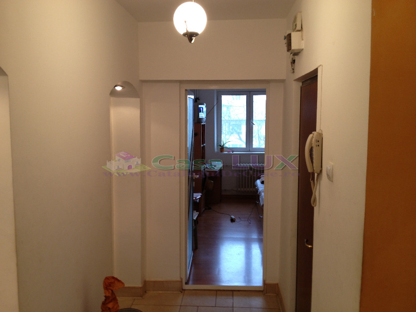 Casa Lux, vinde apartament 3 camere, Tatarasi - Pret | Preturi Casa Lux, vinde apartament 3 camere, Tatarasi