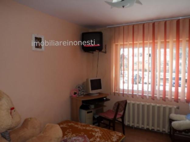 Apartament 3 camere, etajul 1, 75 mp - Pret | Preturi Apartament 3 camere, etajul 1, 75 mp