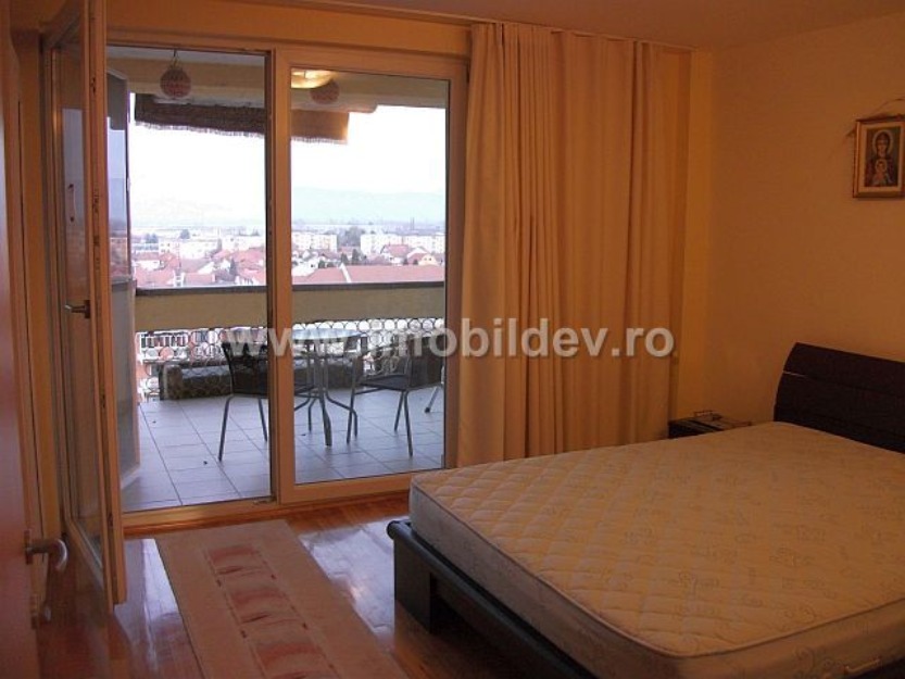 De inchiriat apartament superb 3 camere decomandat, zona centrala Deva - Pret | Preturi De inchiriat apartament superb 3 camere decomandat, zona centrala Deva