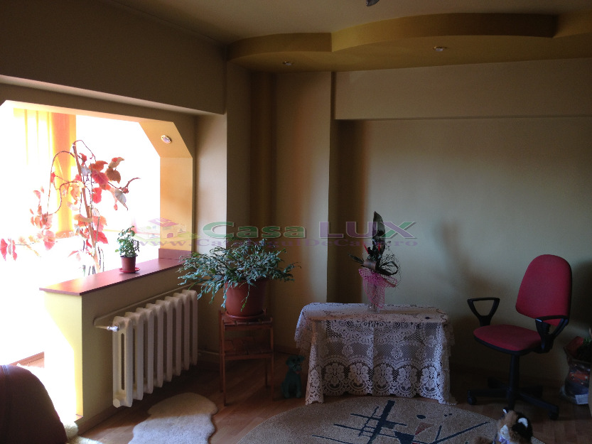 Casa Lux, vinde apartament 3 camere, Nicolina - Pret | Preturi Casa Lux, vinde apartament 3 camere, Nicolina