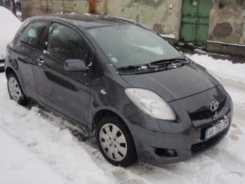 TOYOTA Yaris 1.3i Clima Euro4 an 2009 - Pret | Preturi TOYOTA Yaris 1.3i Clima Euro4 an 2009