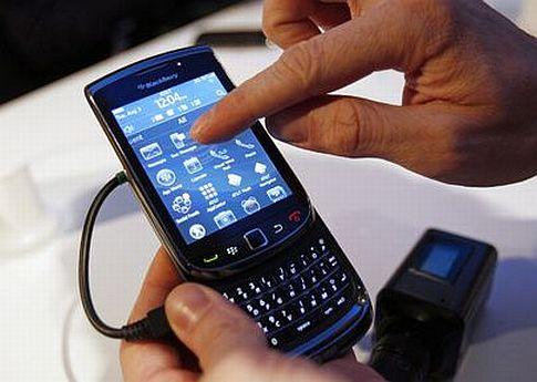 Blackberry 9800 Torch Negru, incarcator, cablu de date, impecabil - Pret | Preturi Blackberry 9800 Torch Negru, incarcator, cablu de date, impecabil