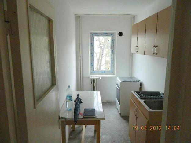 BACAU, VAND APARTAMENT CU 2 CAMERE - Pret | Preturi BACAU, VAND APARTAMENT CU 2 CAMERE