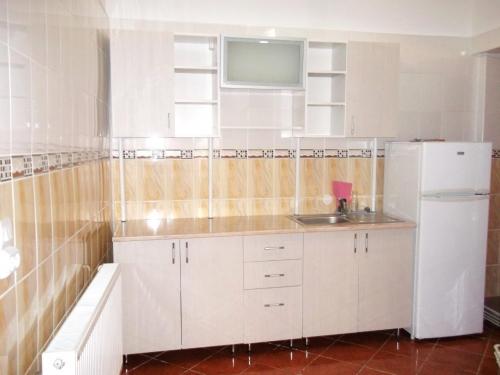 Apartament cu 2 camere de inchiriat, in Centrul Istoric. € 300 - Pret | Preturi Apartament cu 2 camere de inchiriat, in Centrul Istoric. € 300