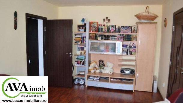 Vand apartament cu 3 camere, in zona Garii la etajul 2, complet renovat - Pret | Preturi Vand apartament cu 3 camere, in zona Garii la etajul 2, complet renovat