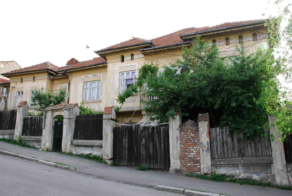 Vand casa boiereasca/ vila ultracentral Craiova 200.000 euro neg. - Pret | Preturi Vand casa boiereasca/ vila ultracentral Craiova 200.000 euro neg.