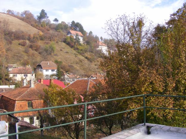 Brasov, zona Brancoveanu, vand casa dispusa pe parter si etaj, constructie solida renovabi - Pret | Preturi Brasov, zona Brancoveanu, vand casa dispusa pe parter si etaj, constructie solida renovabi