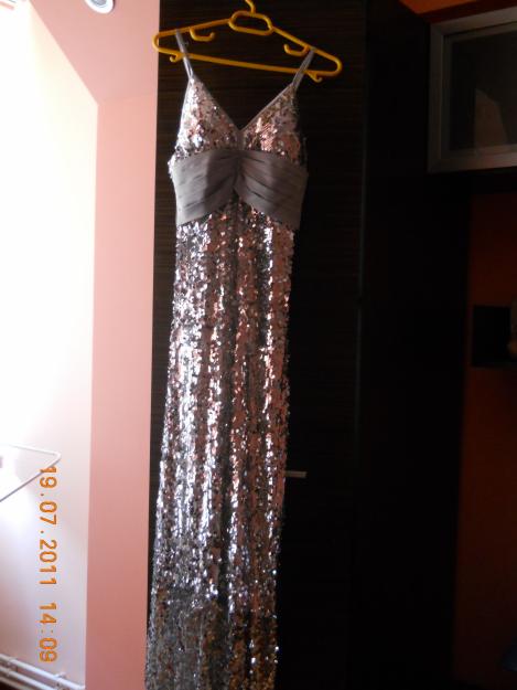 rochie lunga de seara din paiete argintii - Pret | Preturi rochie lunga de seara din paiete argintii