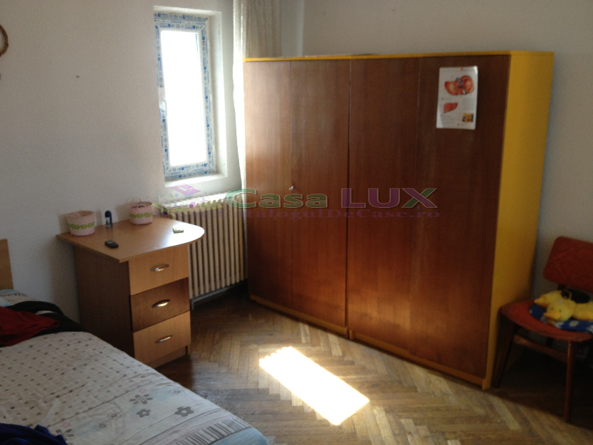 Casa Lux, vinde apartament 3 camere, Independentei - Pret | Preturi Casa Lux, vinde apartament 3 camere, Independentei