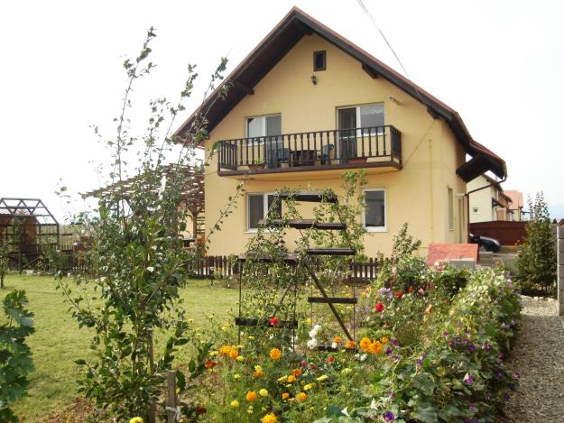 Particular, vand casa 2008 in Cristian, locuibila, toate utilitatile,drum asfaltat, 720 mp - Pret | Preturi Particular, vand casa 2008 in Cristian, locuibila, toate utilitatile,drum asfaltat, 720 mp