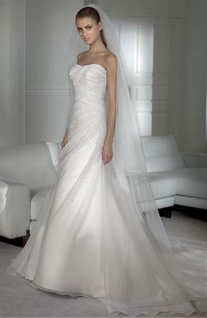 Vand rochie de mireasa model Helice colectia Pronovias 2009 - Pret | Preturi Vand rochie de mireasa model Helice colectia Pronovias 2009