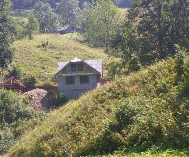 VAND CABANA LA VALEA DRAGANULUI, la 3 km de baraj - Pret | Preturi VAND CABANA LA VALEA DRAGANULUI, la 3 km de baraj