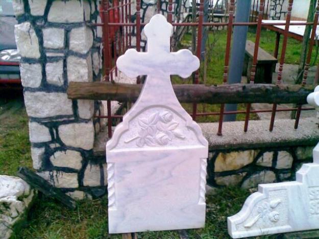 Monumente funerare in rate fara dobenda - Pret | Preturi Monumente funerare in rate fara dobenda