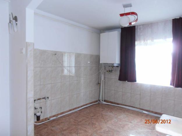 BACAU, VAND URGENT APARTAMENT CU 2 CAMERE DECOMANDAT PE STEFAN CEL MARE, LA ETAJUL 2, MOD - Pret | Preturi BACAU, VAND URGENT APARTAMENT CU 2 CAMERE DECOMANDAT PE STEFAN CEL MARE, LA ETAJUL 2, MOD