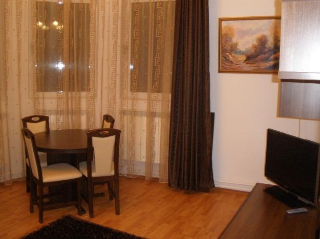 Televiziune, inchiriez apartament 3 camere decomandate in vila - Pret | Preturi Televiziune, inchiriez apartament 3 camere decomandate in vila