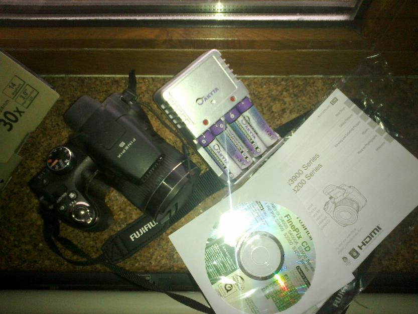 Aparat foto digital Fujifilm FinePix S4000, 14MP, Zoom Optic 30x - Pret | Preturi Aparat foto digital Fujifilm FinePix S4000, 14MP, Zoom Optic 30x