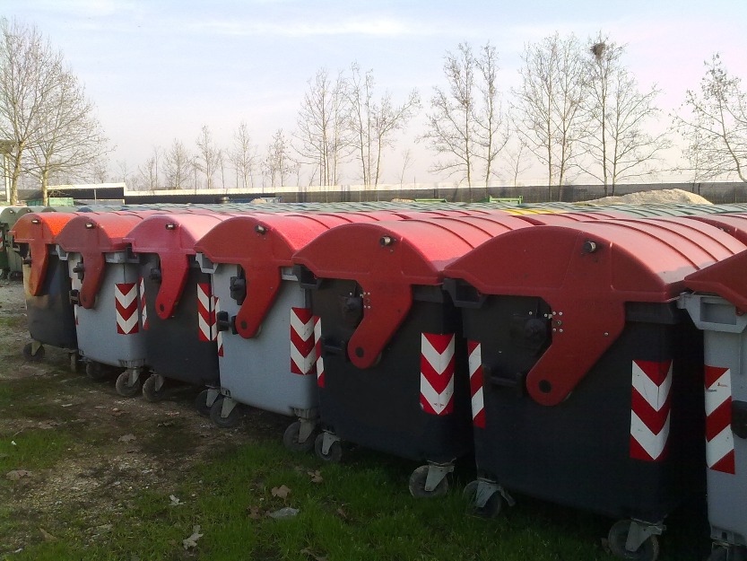 Containere gunoi second hand 1100l - Pret | Preturi Containere gunoi second hand 1100l