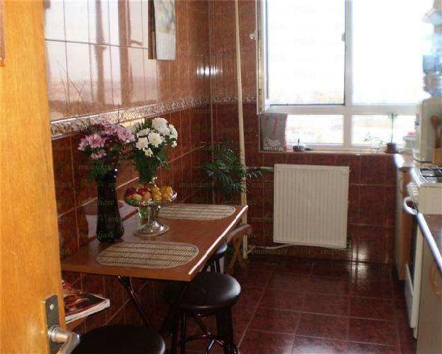 3 camere Electroaparataj - Decomandat, balcon mare - Pret | Preturi 3 camere Electroaparataj - Decomandat, balcon mare