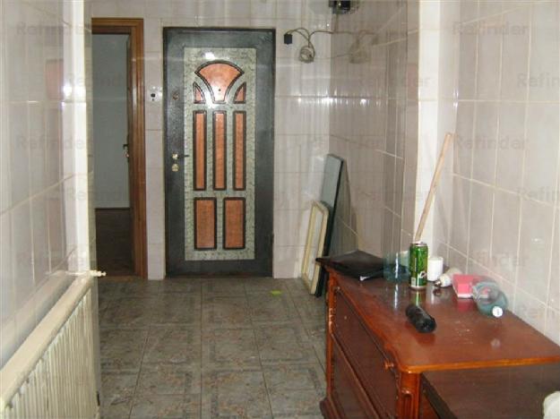 Inchiriere apartament 3 camere zona Mihai Bravu Ploiesti - Pret | Preturi Inchiriere apartament 3 camere zona Mihai Bravu Ploiesti