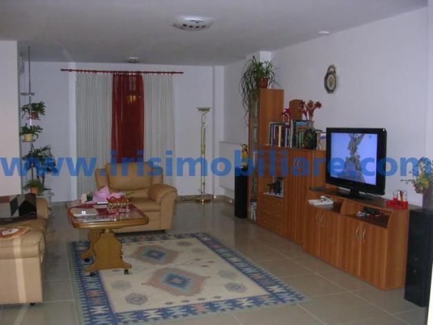 Vanzare apartament 3 camere - Pret | Preturi Vanzare apartament 3 camere